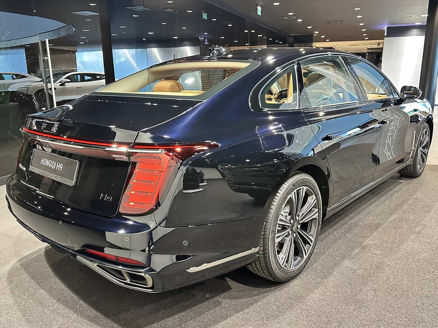 HONGQI H9 Deluxe (I)