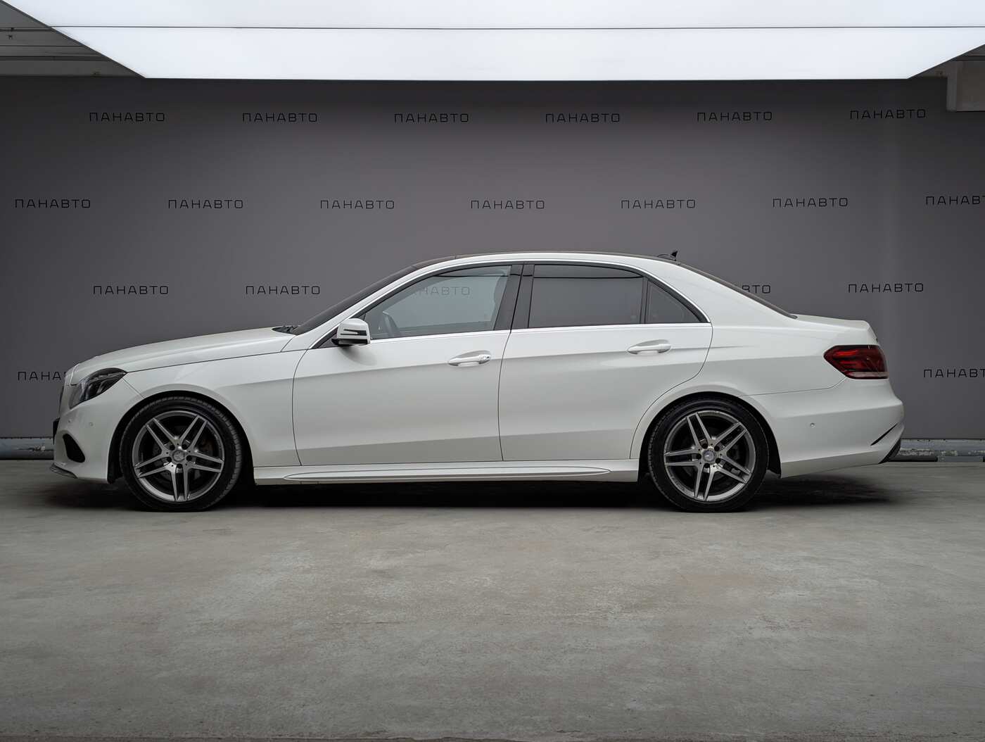 Mercedes-Benz E 300 4 Matic