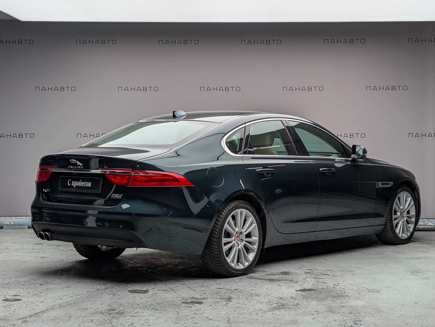 Jaguar XF 2.0d AT (180 л.с.) 4WD