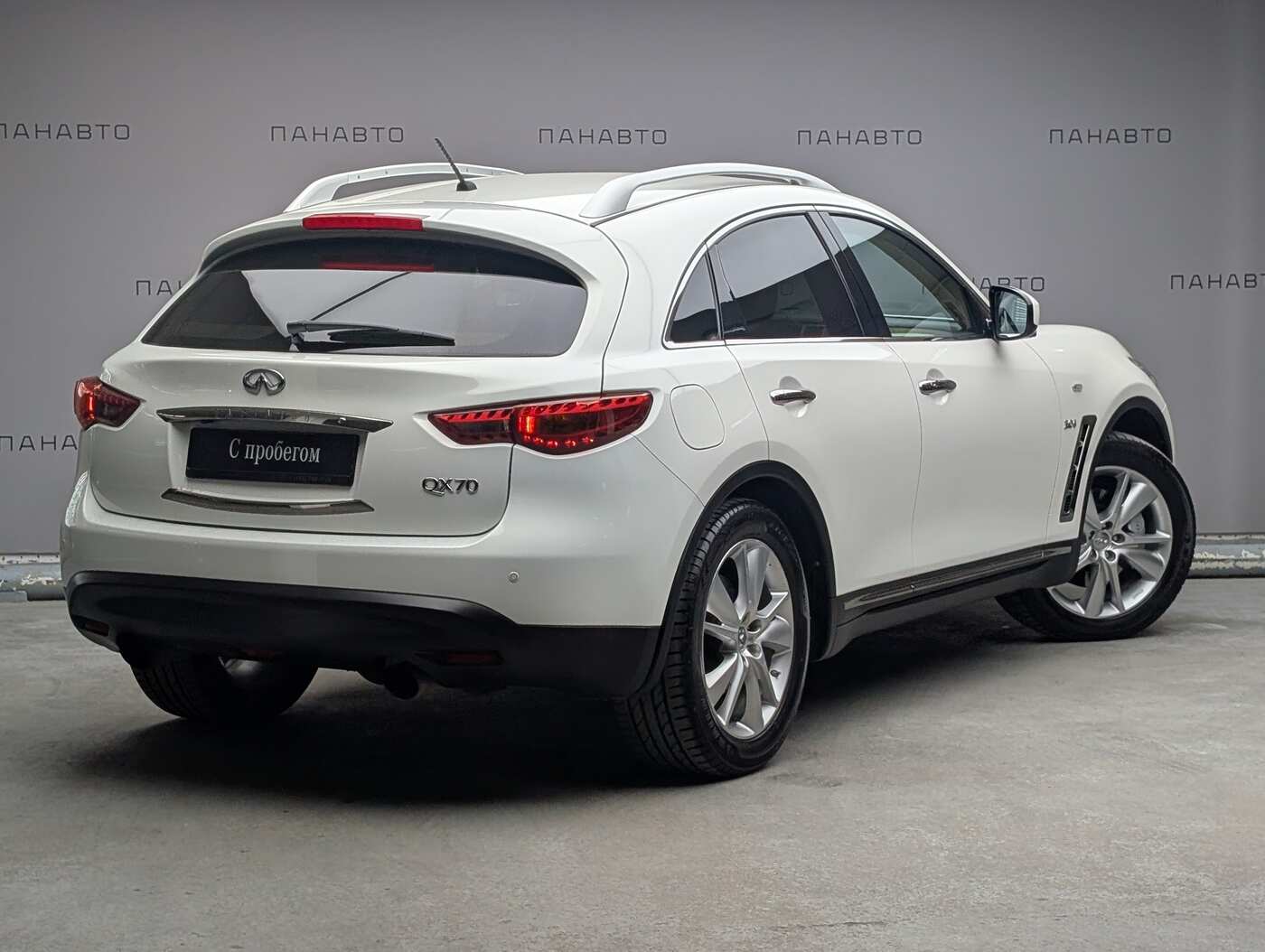 Infiniti QX70 3.0d AT (238 л.с.) 4WD