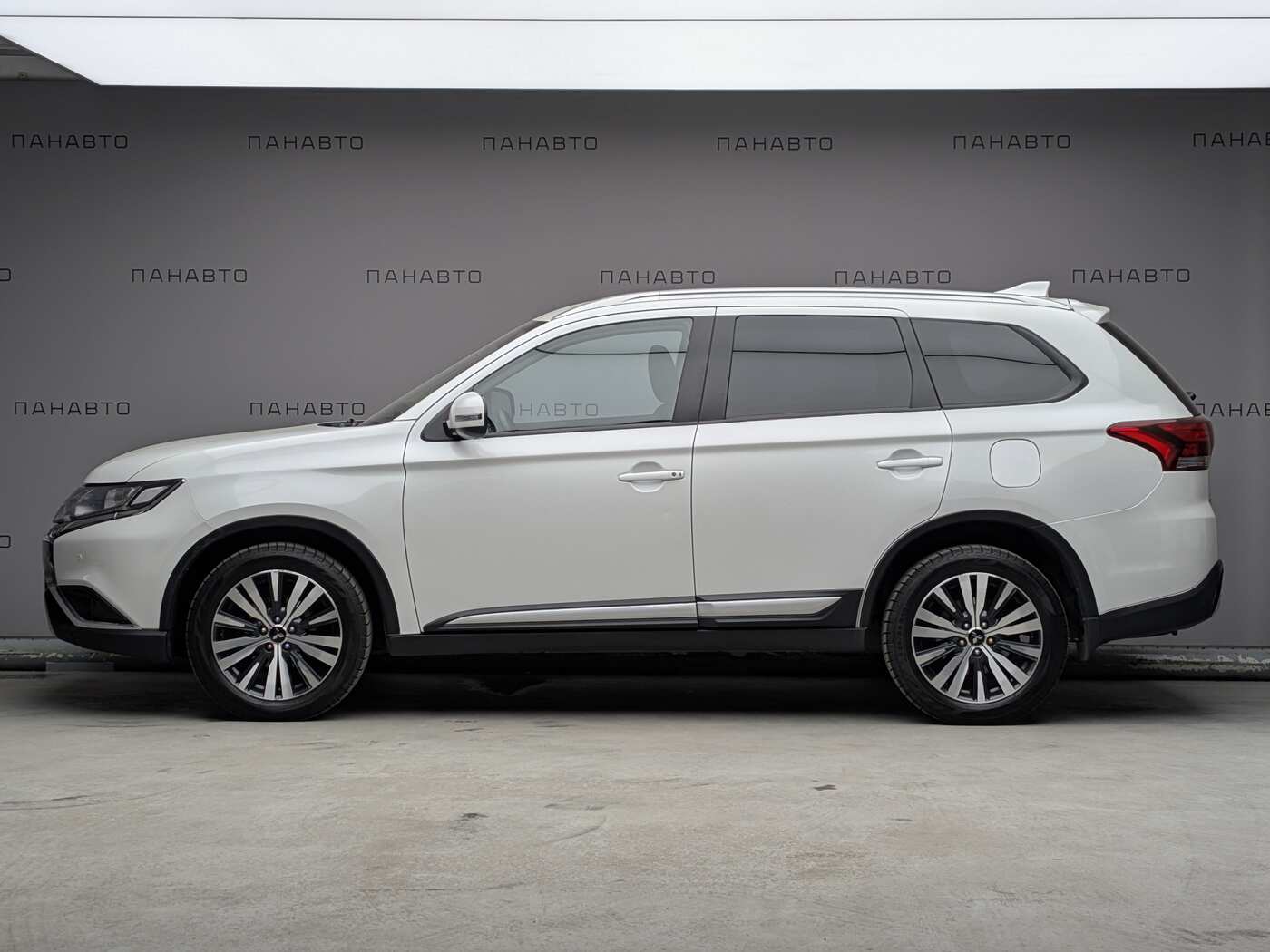 Mitsubishi Outlander 2.0 CVT (147 л.с.) 4WD