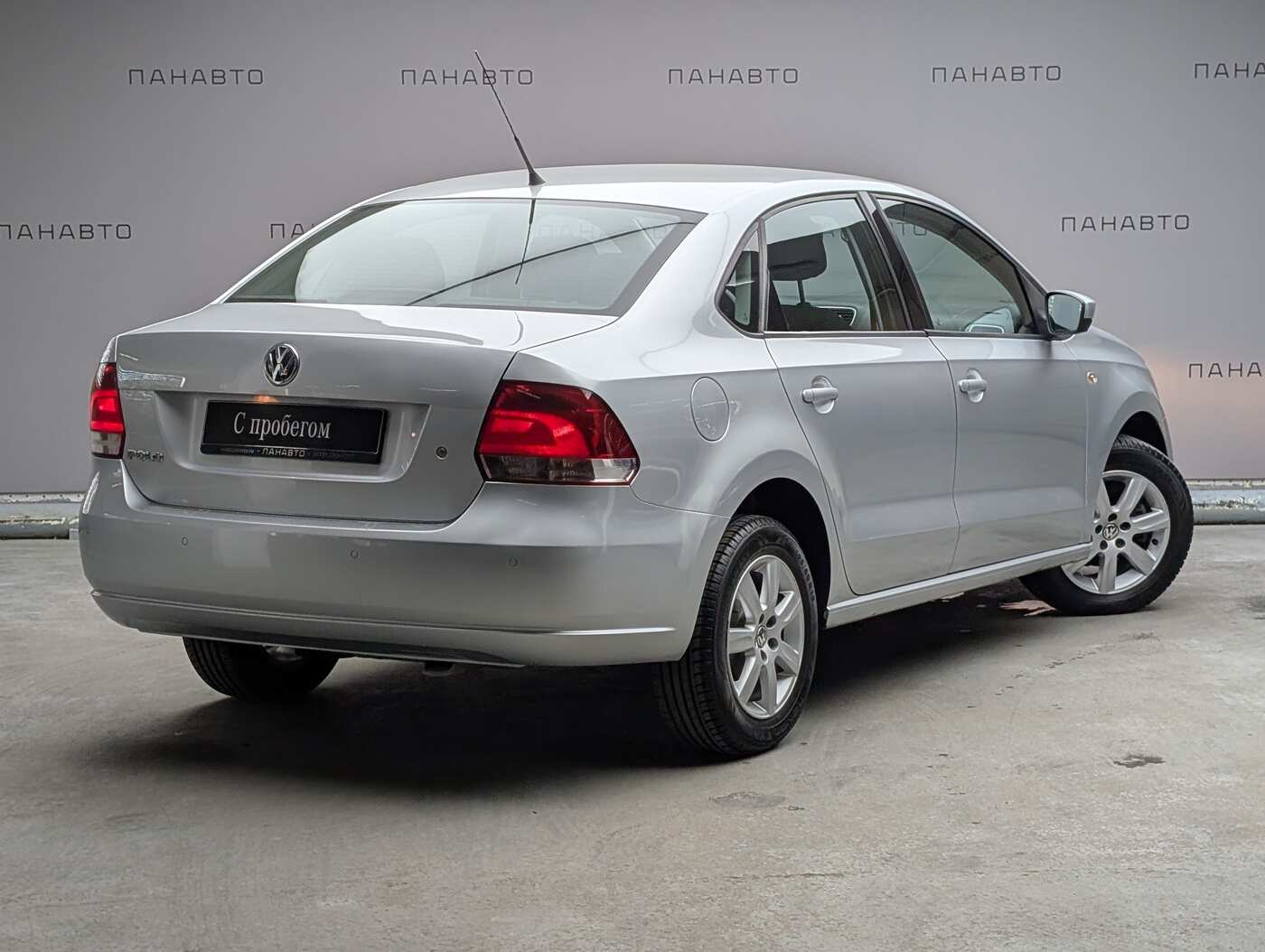 Volkswagen Polo 1.6 AT (105 л.с.)