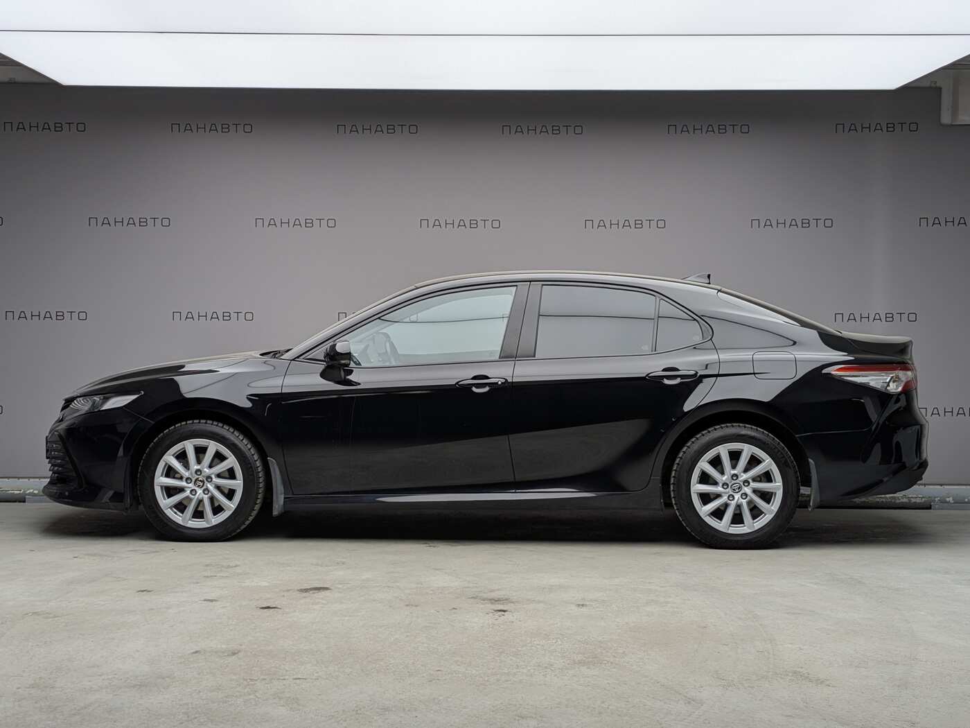 Toyota Camry 2.5 AT (200 л.с.)