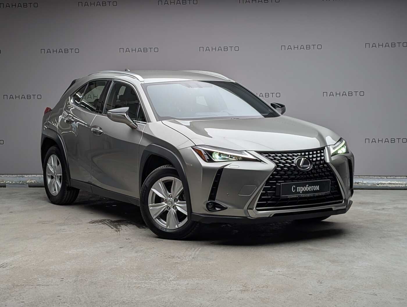 Lexus UX200 2.0 CVT (150 л.с.)