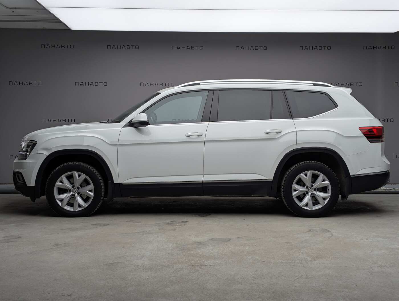 Volkswagen Teramont 2.0 AT (220 л.с.) 4WD