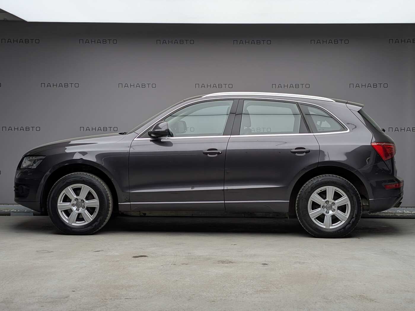 Audi Q5 2.0 AT (211 л.с.) 4WD