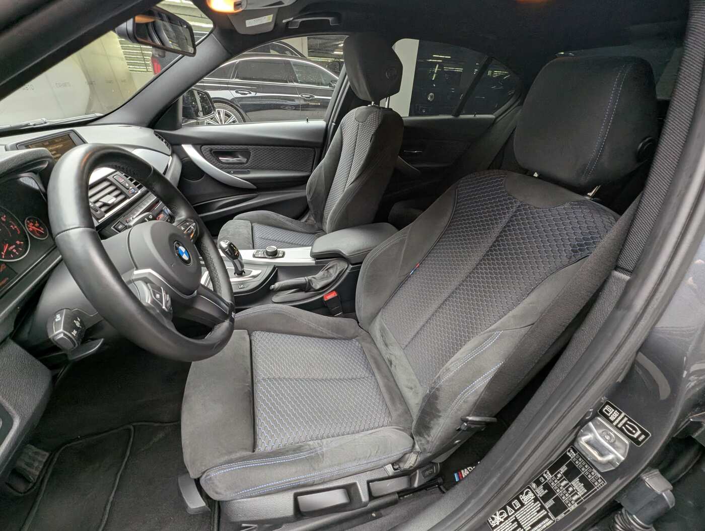 BMW 320i xDrive 2.0 AT (184 л.с.) 4WD