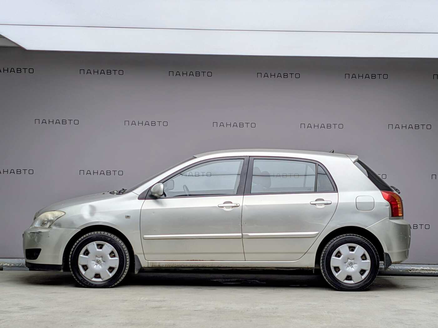 Toyota Corolla 1.6 AT (110 л.с.)