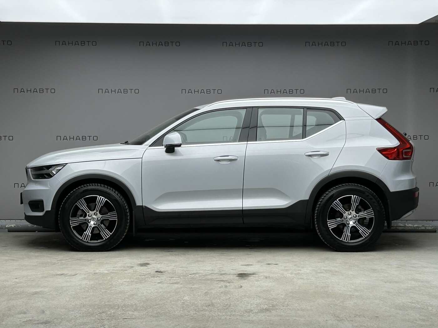 Volvo ХС40 2.0 AT (190 л.с.) 4WD