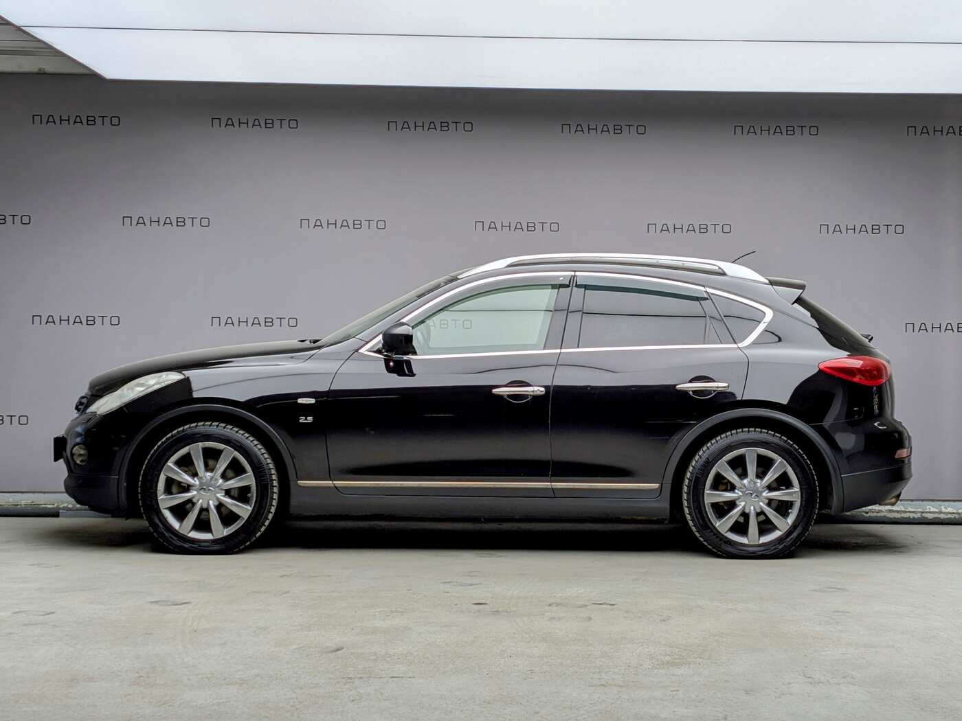 Infiniti QX50 2.5 AT (222 л.с.) 4WD