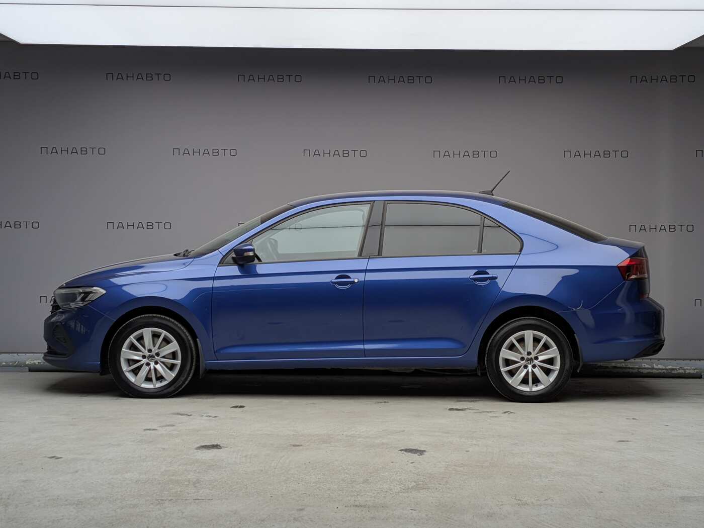 Volkswagen Polo 1.6 AT (110 л.с.)