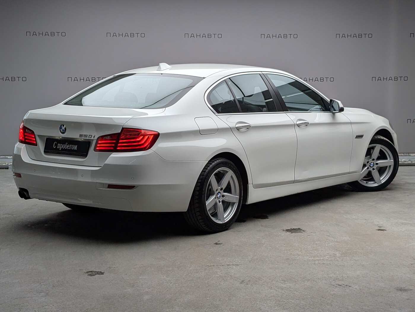 BMW 520i 2.0 AT (184 л.с.)