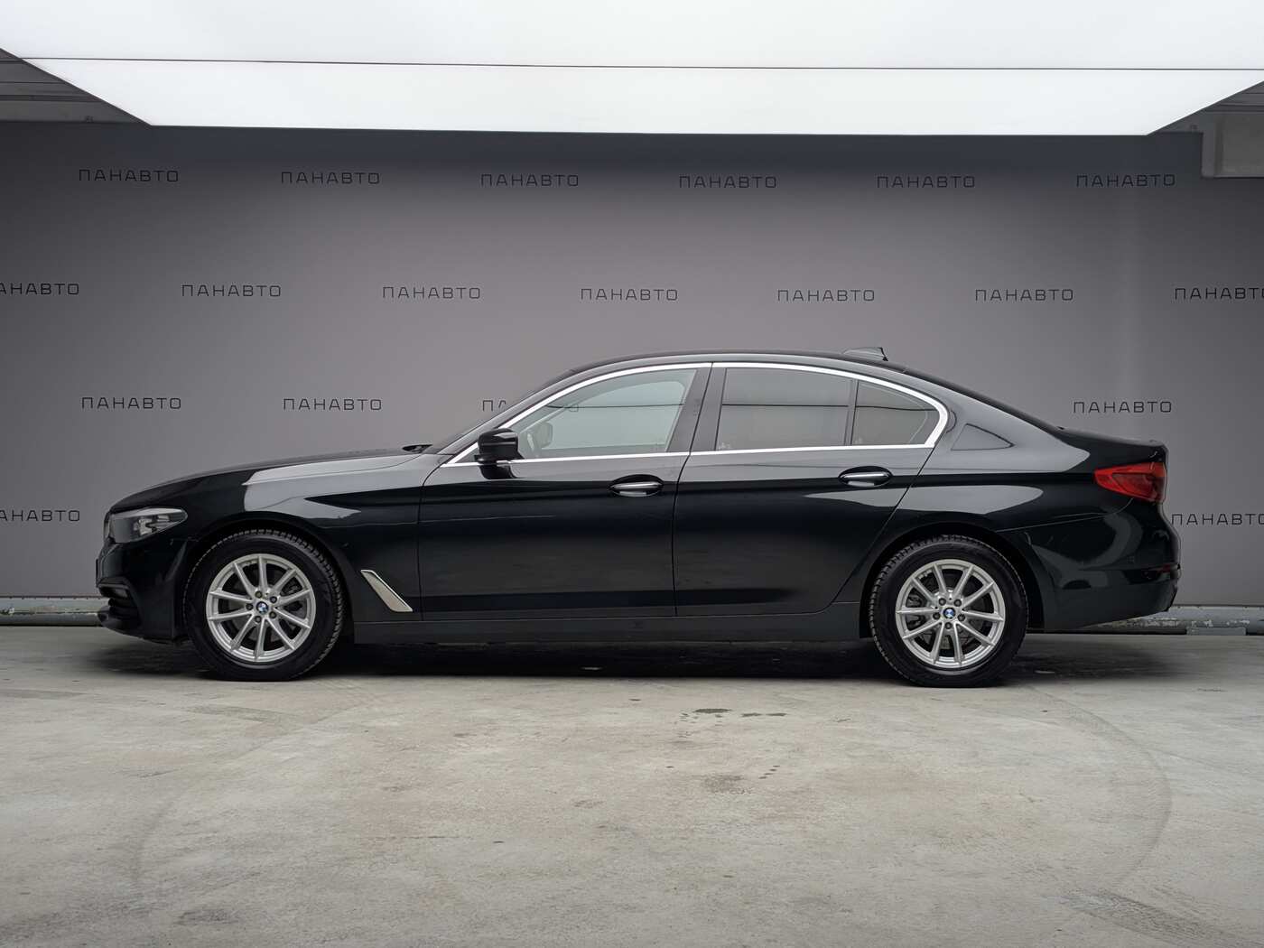 BMW 520i 2.0 AT (184 л.с.)