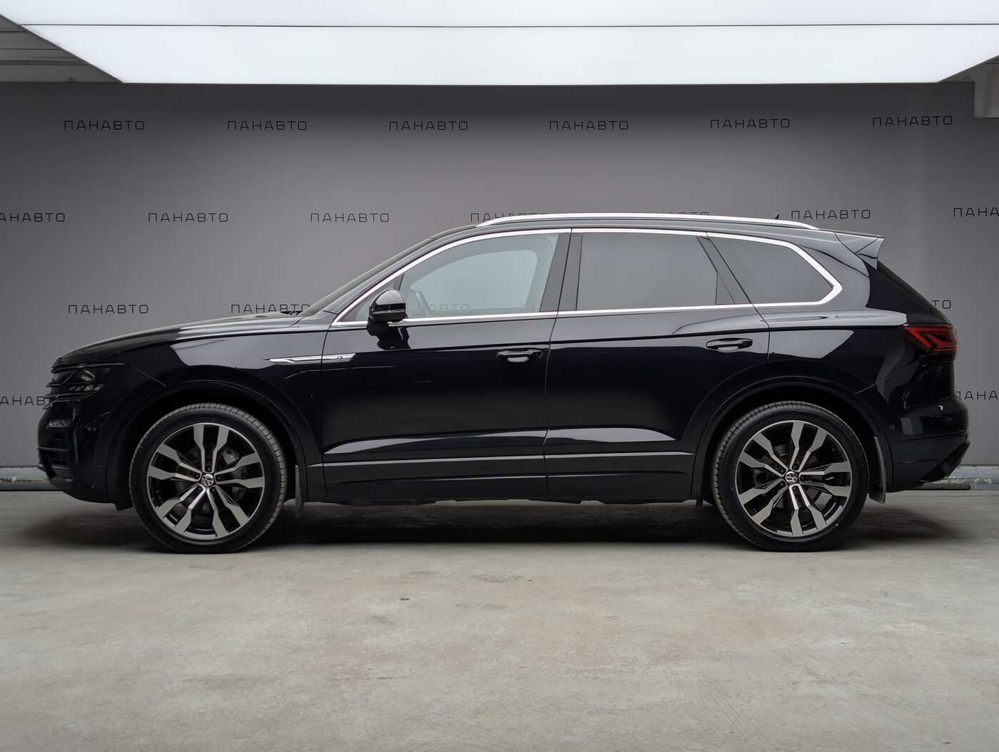 Volkswagen Touareg 3.0d AT (249 л.с.) 4WD