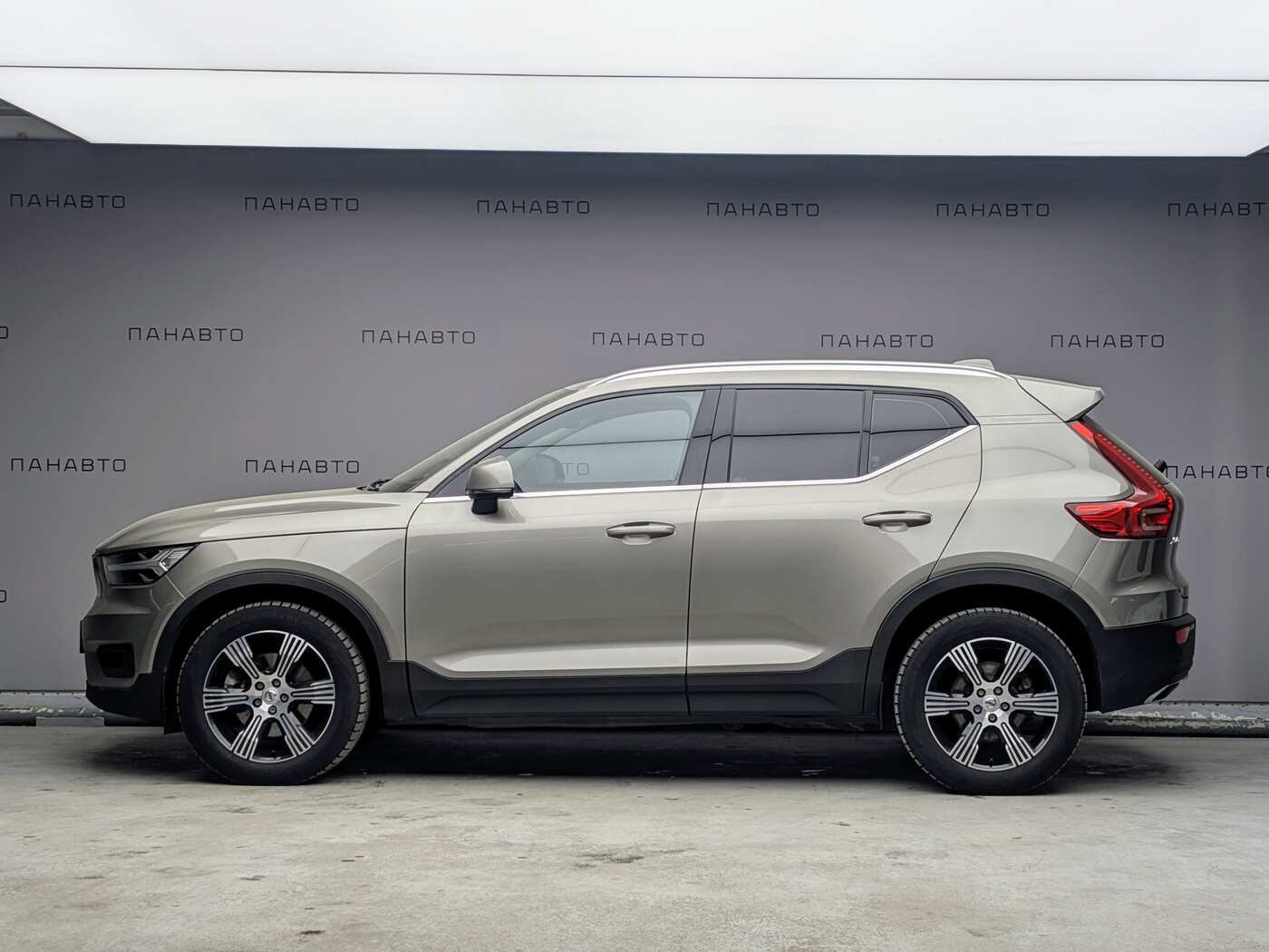 Volvo XC 40 2.0d AT (150 л.с.) 4WD