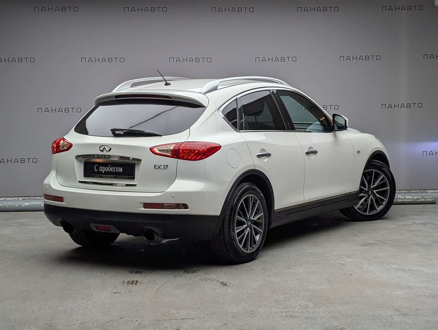 Infiniti EX37 3.7 AT (330 л.с.) 4WD