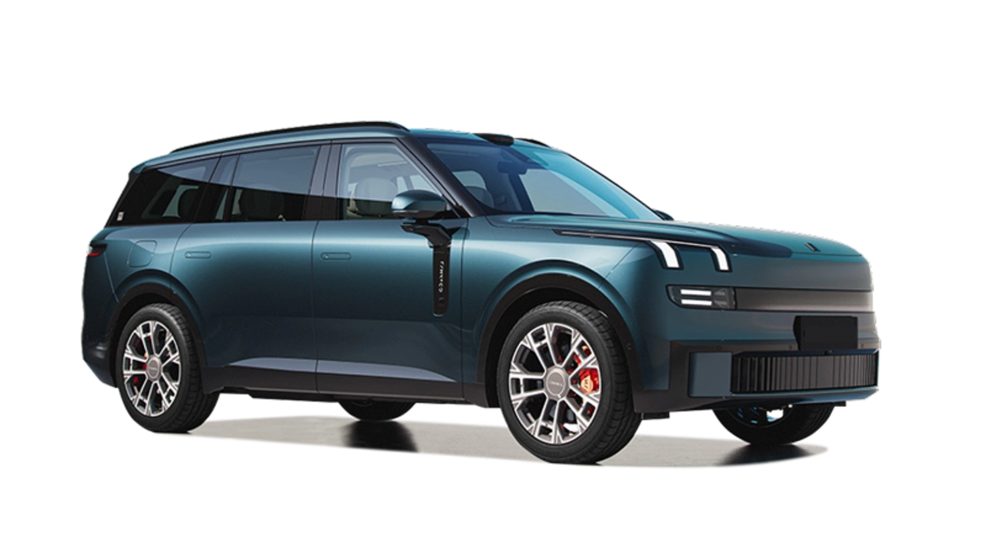 LYNK&CO 900