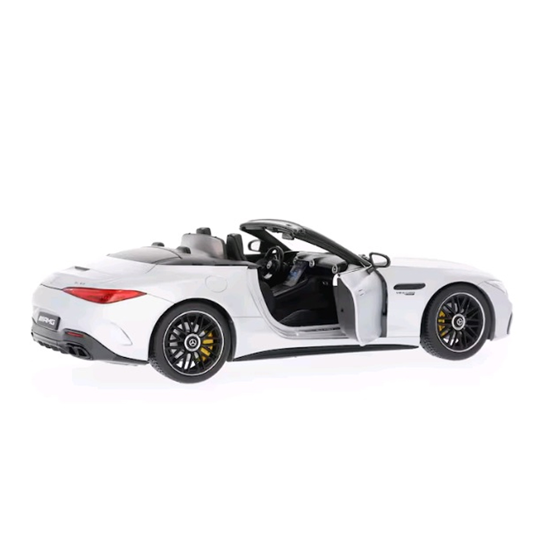 МОДЕЛЬ SL 63  серебристый 1:18